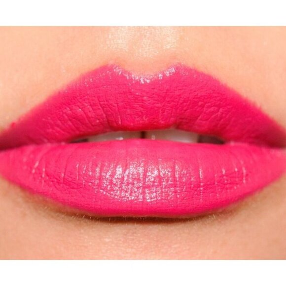 Retired MAC Amplified Creme Lipstick - Red Balloon - .1oz./3g NIB - Picture 5 of 6